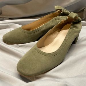 NWOT Everlane Suede Day Heel - Green - Size 6